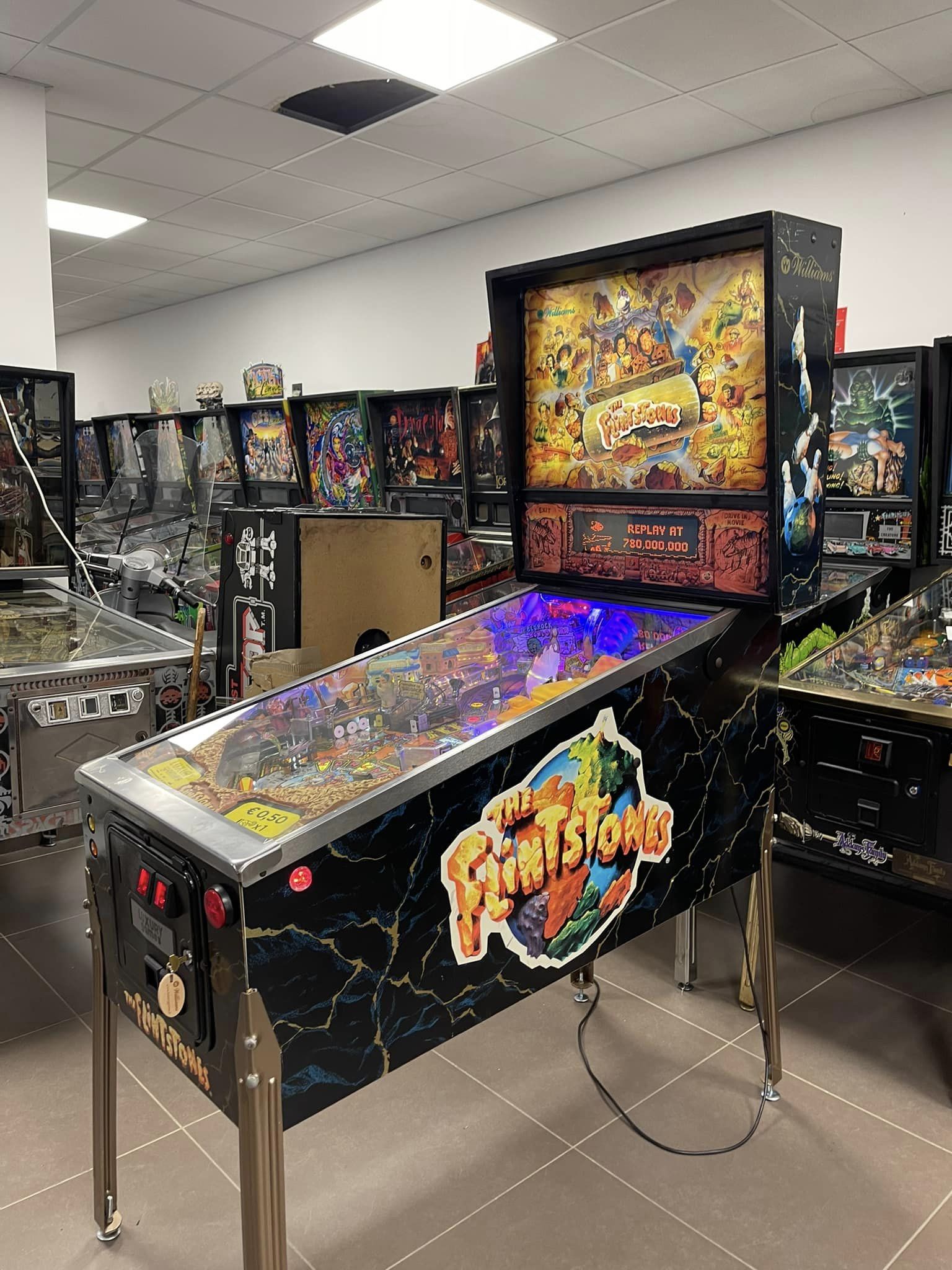 732dfc150e38cae0426e55c360eab32e.jpg The Flintstones - Image 1