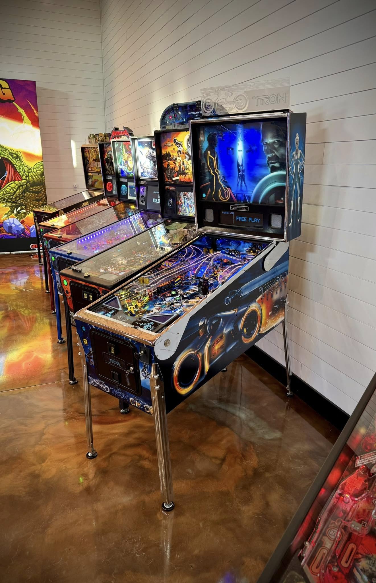 1 Tron: Legacy (LE) - Image 1